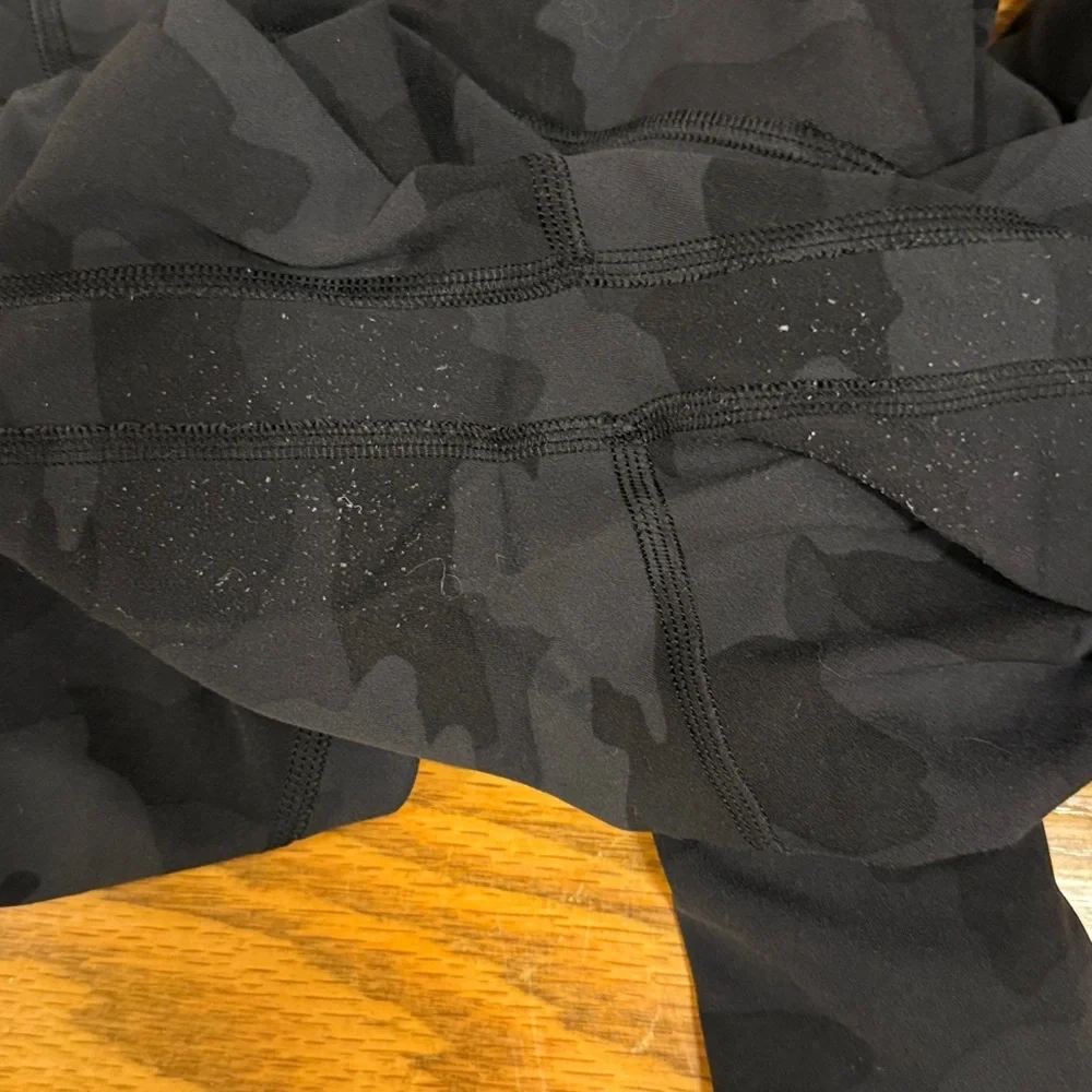 Lululemon Camo Black Leggings - 12 Tall - Picture 7 of 7